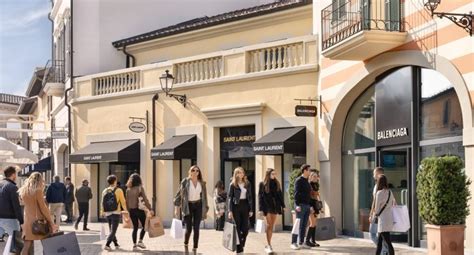 serravalle outlet shopping plan.